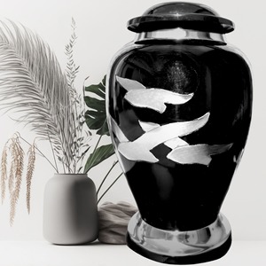 Urne funéraire LU gravée à la main, style américain, émail blanc et nickel, capacité de 200 pouces cubes - Product Image 2