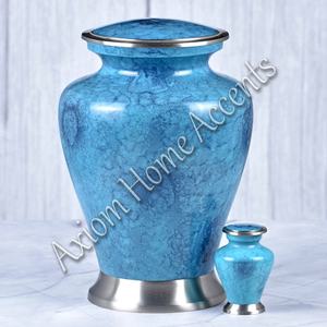 Urne funéraire en aluminium artisanale avec détails artisanaux Souvenir commémoratif parfait par Axiom Home Accents - Product Image 1