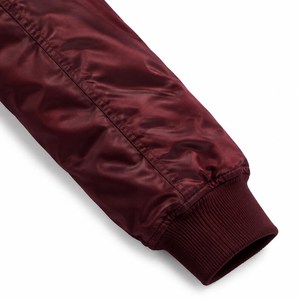 Blouson Bomber en Satin Bordeaux pour Homme avec Broderie Personnalisée sur le Devant, Coupe Classique, Col Montant, Fermeture Boutonnée, Vêtement Casual d'Automne - Product Image 3