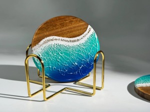 Posavasos con forma de olas del mar, de madera y resina, ecológicos, hechos a mano. - Product Image 4