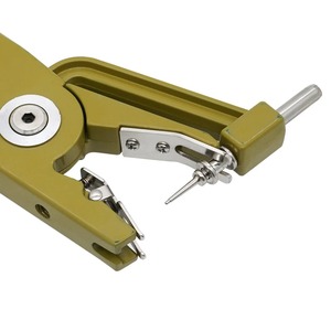 คีมติดป้ายหูสัตว์แบบใหม่ สำหรับสุกร โค แกะ ปศุสัตว์ เครื่องมือติดป้ายหูแบบไฮดรอลิกแนวตั้ง สำหรับระบุตัวตนสัตว์ - Product Image 1