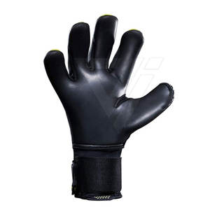 ถุงมือผู้รักษาประตูคุณภาพพรีเมียม ผลิตจากยางลาเท็กซ์เยอรมัน ทนทานต่อแรงกระแทกสูง กันลื่น ระบายอากาศได้ดี สายรัดข้อมือแบบปรับได้ด้วยแถบตีนตุ๊กแก เหมาะสำหรับใช้งานกลางแจ้ง - Product Image 4