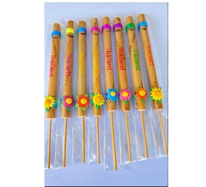 Silbatos Largos de Bambú Clásicos, Juguetes Ecológicos Hechos a Mano con Bambú Natural, Hechos en Tailandia para Recuerdos/Regalos - Product Image 1