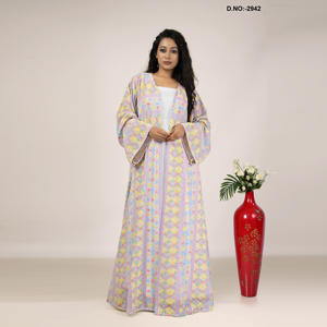 Tissu Georgette de qualité supérieure à finition douce avec broderie Chikankari élégante faite à la main pour vêtements de créateurs, disponible à la vente - Product Image 1