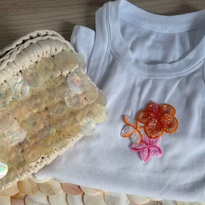 Elegante top con cuentas y detalles artesanales de cuentas de semillas. Top moderno con bordado de cuentas de semillas para uso diario. - Product Image 1