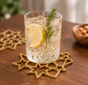 Posavasos de Metal con diseño de estrellas de latón AK con acabado dorado, Juego de 2 diseños de lujo para utensilios de cocina/Decoración de mesa con acento - Product Image 3