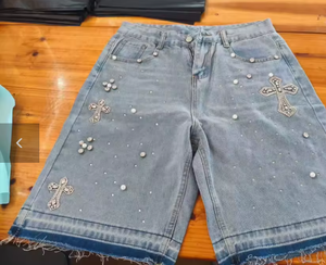 Shorts en jean brodés de croix en diamant gothiques, style rétro américain, avec strass bleus, streetwear hip-hop, pour hommes et femmes - Product Image 1