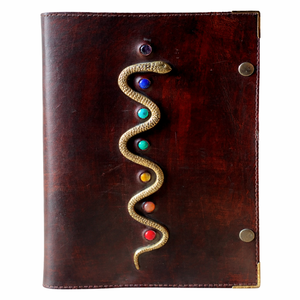 Diario de Cuero Hecho a Mano con Grabado de Serpiente y 7 Piedras de Chakra - Grimoire y Cuaderno Metafísico Vintage en Blanco - Product Image 2
