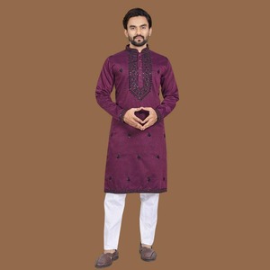 Vêtements de mariage festifs traditionnels pour homme, Kurta longueur genou, motif jardin de saphir, base en satin Malai, séchage rapide, infroissable - Product Image 1