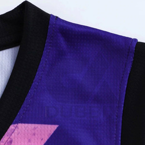 Ensemble de maillots de basket-ball personnalisés en gros pour équipes, fabrication OEM, impression gratuite des noms et numéros des équipes, short 100% polyester - Product Image 3