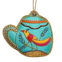 Décorations de Noël Artisanales Écologiques en Tissu Velours et Satin Brodé Personnalisées avec des Motifs de Chameaux et Rennes