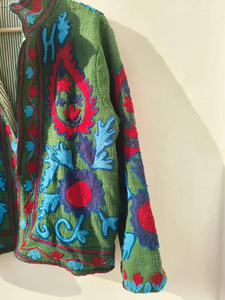 MONIT MARKETING Veste bomber en velours de coton unique Suzani, style bohème, à fleurs, pour femmes, automne/hiver, réversible, vintage - Product Image 4