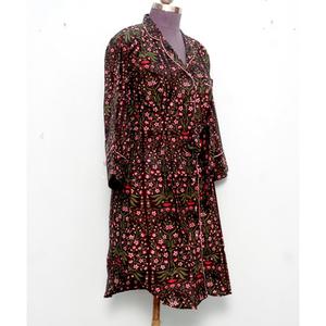 Nouvelle arrivée, chemise longue en tissu imprimé floral personnalisé, coupe ajustée, avec fermeture boutonnée, chemise de soirée confortable, chemise formelle, tunique pour filles - Product Image 5