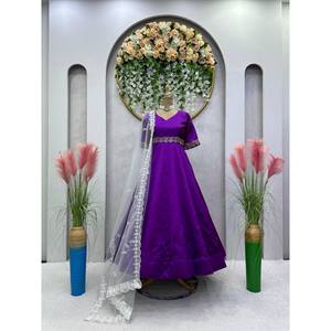 Robes de soirée pour les fêtes Robe élégante avec fil Travail et Dupatta pour les occasions spéciales - Product Image 1