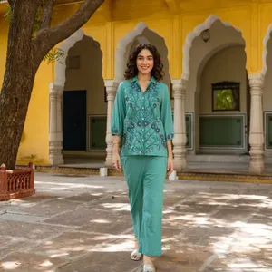 Ensemble bohème pour femmes en coton brodé floral avec col rabattu, manches trois quarts, pantalon ample, tenue printemps été - Product Image 3