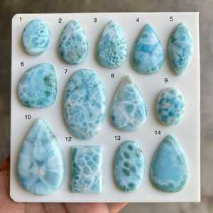 Pierre de Larimar Naturelle Bleu Feu Taille Coussin, Bijou de Guérison, Rare Calcite des Caraïbes Certifiée par un tiers, Cristal Apaisant - Product Image 3
