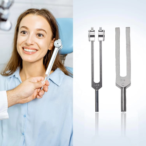 Kit de diagnostic tactique noir avec marteau à réflexes C 128/C 512, diapasons, ciseaux à pansements, stylo pupillaire, lampe de poche et étui de transport en métal - Product Image 4