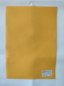 Tissu non tissé spunbond jaune 50 GSM, 100% polypropylène, matériau uni, écologique, léger, pour emballage médical - Product Image 1