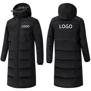 Chaqueta Larga Acolchada con Capucha para Hombre, Color Negro Sólido, Cierre de Cremallera, Estilo Casual, Logotipo Frontal, Relleno de Plumón - Product Image 1