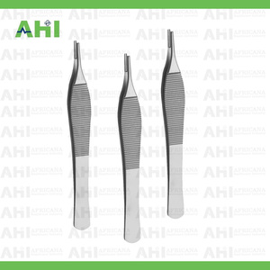Pinzas Quirúrgicas Dentadas de Acero Inoxidable Adson de Calidad Premium, Certificadas CE, Uso en UCI, Clase I, Hechas en Pakistán - Product Image 5