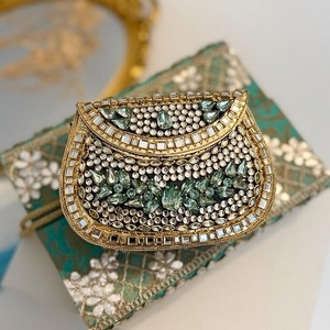 Mini Bolso de Mano Kundan de Latón, Chapado en Oro, con Impresión Digital, Estilo Tradicional, para Uso Nocturno, con Cierre de Hebilla con Diamantes - Product Image 5