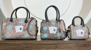 Bolsa de Viaje Grande de Cuero Vacuno Hecha a Mano por el Fabricante, Diseño de Naipes, Bolsa de Viaje de Fin de Semana para Mujer - Product Image 5