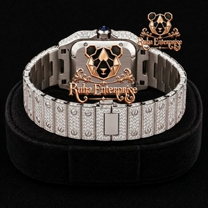 Reloj de pulsera de cuarzo de cristal de lujo con brazalete completamente adornado, marco de esfera esculpido y carcasa en tono plateado pulido - Product Image 4