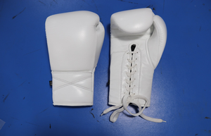 Guantes de Boxeo Profesionales QST INTERNATIONAL BG-0001 de Cuero Genuino Personalizados, con Absorción de Humedad para MMA y Muay Thai - Product Image 2