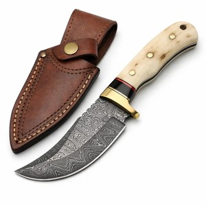 Lot de 8 couteaux en acier Damas faits à la main de 7 pouces, manches en corne, étuis en cuir, couteau à dépecer - Product Image 5