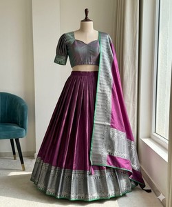 Lehenga Choli de Seda Tejida de Diseño con Dupatta, Talla Única, para Bodas, Ropa Tradicional Étnica para Mujer 85244 ST 228- Bhagyalaxmi - Product Image 2
