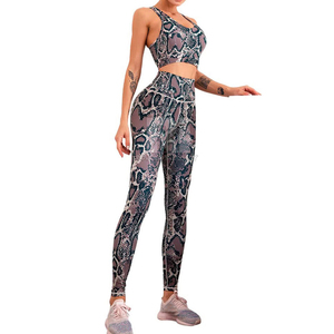 Ensemble de yoga tendance pour femmes : soutien-gorge de sport et short, vêtements de fitness anti-humidité, tenue de performance légère, approvisionnement direct - Product Image 1