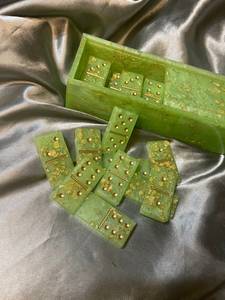 Jeu de dominos en résine fait main Double Six marron foncé avec boîte de rangement en bois, pièces de jeu d'art à collectionner, couleur personnalisée marron foncé - Product Image 4
