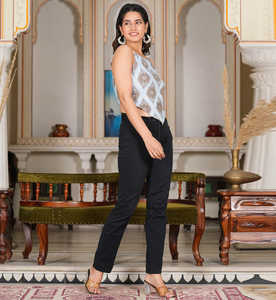 เสื้อแขนกุดผู้หญิงสีฟ้า ผ้าเรยอนพิมพ์ลายดอกไม้ แต่งระบายแบบผ้าเช็ดหน้า คอเหลี่ยม ดีไซน์ทันสมัย สไตล์ลำลองสำหรับฤดูร้อน - Product Image 2