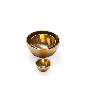 Bol de service design en laiton pour la cuisine idéal pour les cadeaux lors des festivals et des cérémonies traditionnelles indiennes - Product Image 4