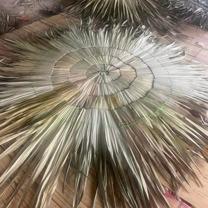 Rouleau de toiture de chaume de noix de coco naturelle Tentures murales intérieures et extérieures Matériau Resort Hôtel Salles à manger Construction de jardin - Product Image 1