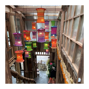 Lámpara Colgante de Brocado Navideña Étnica Vietnamita 2026, Roja, Verde y Dorada, Ideal para Exhibición en Tiendas y Mercados Navideños - Product Image 6