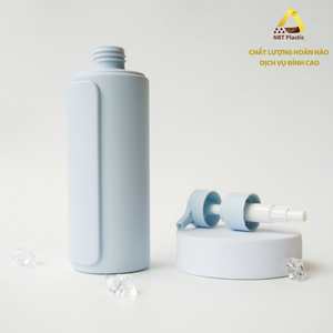ขวดพลาสติกเปล่า HDPE ขนาด500มล. พร้อมดีไซน์แนวตั้งสำหรับเครื่องสำอางโลชั่นผู้ผลิตบรรจุภัณฑ์จากเวียดนาม - Product Image 3