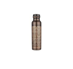 Juego de 3 piezas de recipientes martillados y ayurvédicos hechos de cobre puro - te ayuda a beber más agua, con numerosas beneficios para la salud - Product Image 5