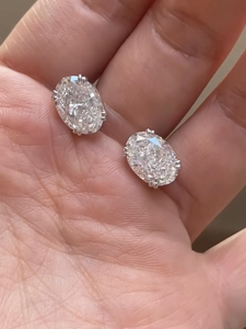 Pendientes de Oro Blanco con Diamantes de Corte Ovalado |   Elegantes Pendientes de Diamantes Solitarios para Mujer |   Regalo de Joyería Fina de Lujo para Ella - Product Image 2