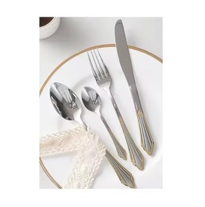 Ensemble de couverts en acier inoxydable de luxe pour la salle à manger et le service à la maison au style contemporain - Product Image 3