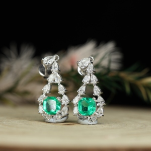 Nuevos Pendientes de Plata S925 con Moissanita Verde en Forma de Pera y Engaste Curvo, de Lujo Ligero, Exquisitos y de Alta Calidad para Mujer - Product Image 4