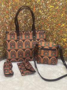 Ensemble de sacs à main pour femmes, 4 pièces, sac fourre-tout imprimé vintage avec sac à bandoulière, sac à main et portefeuille - Product Image 3