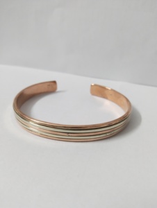 Brazalete Magnético Ajustable y Duradero de Cobre con Insertos de Terapia Magnética - Product Image 6
