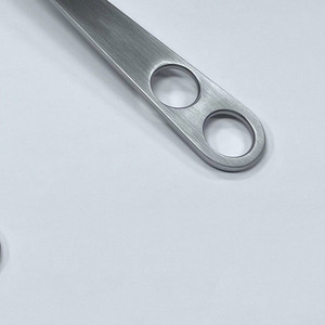 Retractores Hohmann Manuales de Acero Inoxidable, Personalizados, Ligeros, 1 Año de Garantía, MOQ Bajo, en Venta por Enved Enterprises - Product Image 6