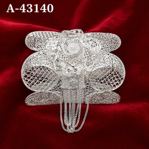 กำไลข้อมือวินเทจชุบทอง 24K ทำจากโลหะผสมสังกะสี ดีไซน์ลูกบอลลายดอกไม้เก๋ไก๋ ของขวัญงานแต่งงานสำหรับผู้หญิง รุ่น A-43136 - Product Image 5