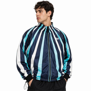 เสื้อแจ็คเก็ตแทร็คโพลีเอสเตอร์ใหม่สำหรับผู้ชาย ลายทาง ซิป แจ็คเก็ตเล่นกีฬา น้ำหนักเบา เสื้อคลุมสำหรับฝึกซ้อม ขายส่ง รับผลิตตามแบบ เสื้อแจ็คเก็ตผู้ชาย - Product Image 3