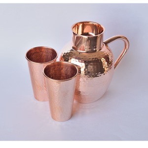 Jarra de agua de cobre con tapa y cuatro tazas a juego, juego de bebidas moderno para uso doméstico - Product Image 6