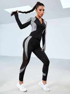 Ensemble de yoga 2 pièces noir et gris à blocs de couleur, leggings taille haute longueur intégrale, sans couture, avec fermeture éclair, anti-transpiration et respirant - Product Image 4