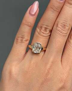Bague de fiançailles en diamant de laboratoire taille coussin style ancien, 2,50 carats, monture bouton, certifiée IGI - Product Image 4