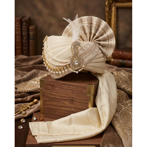 ผ้าโพกศีรษะผ้าไหมสีเบจประดับมุกและคริสตัลรูปนกยูง คาลกี สำหรับเจ้าบ่าว ซาฟา ปากรี - Product Image 1